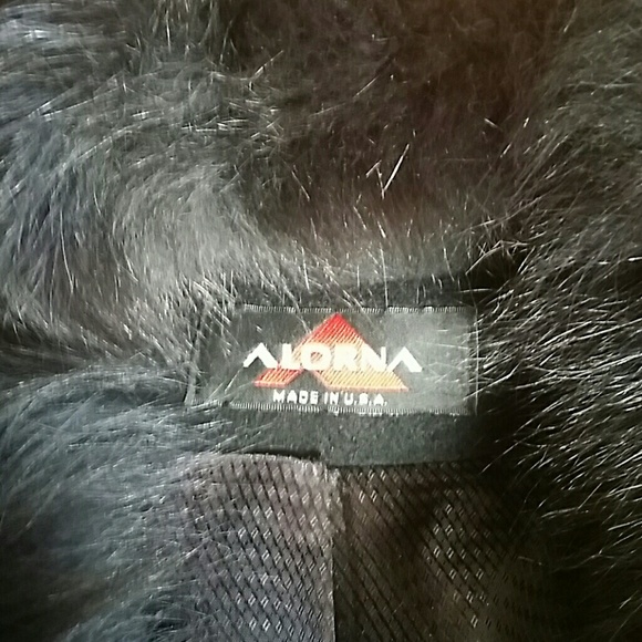 Wool coat with blue fox fur collar - Picture 3 of 7